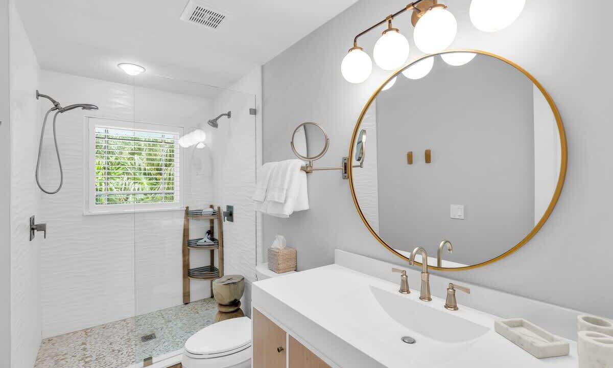 Photo of Bathroom in Marathon