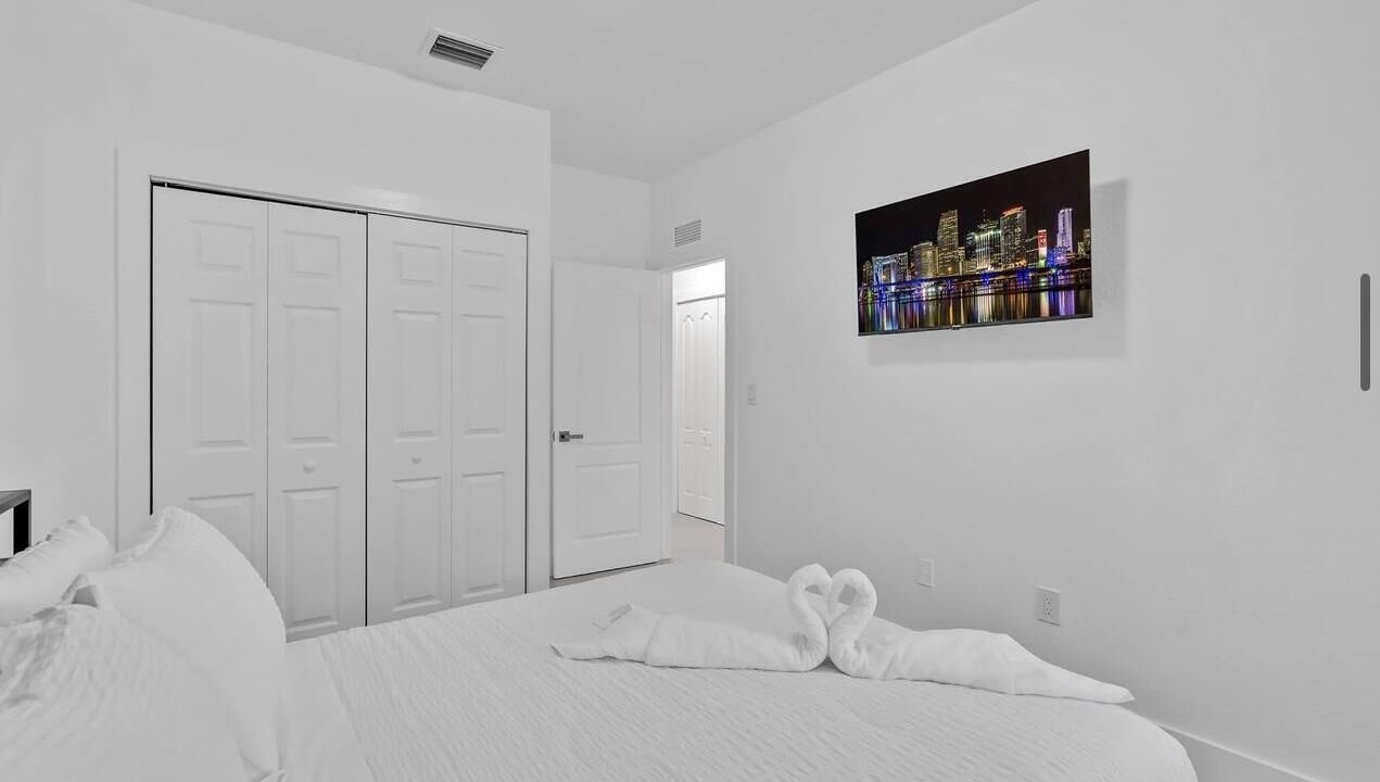 Photo of Bedroom in Ludlam