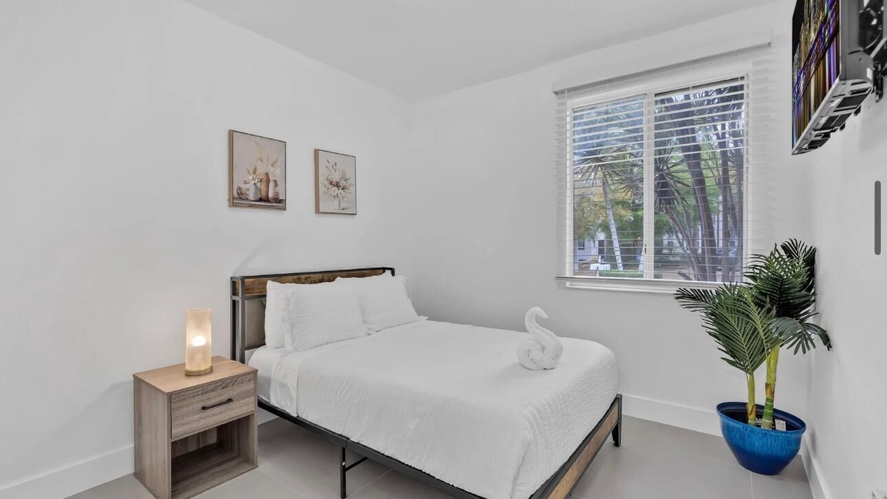 Photo of Bedroom in Ludlam
