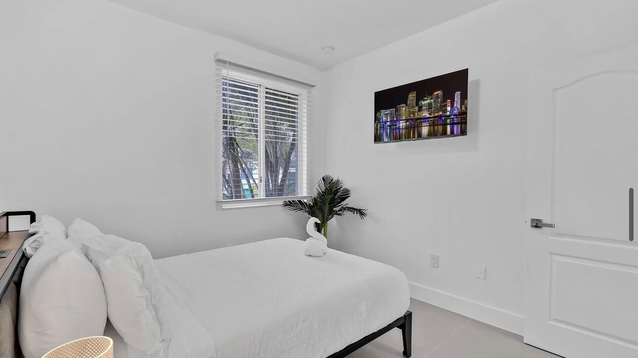 Photo of Bedroom in Ludlam