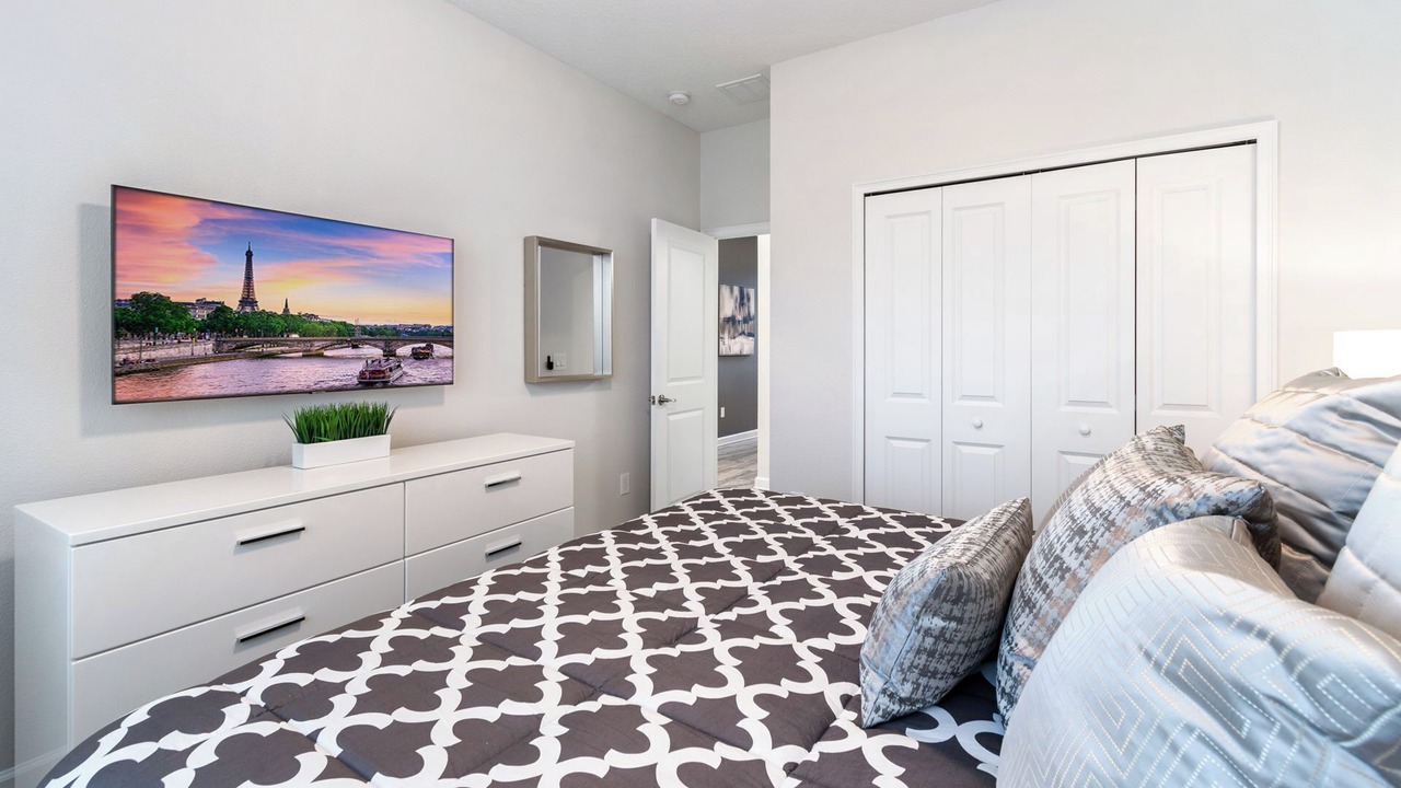 Photo of Bedroom in Bay Lake