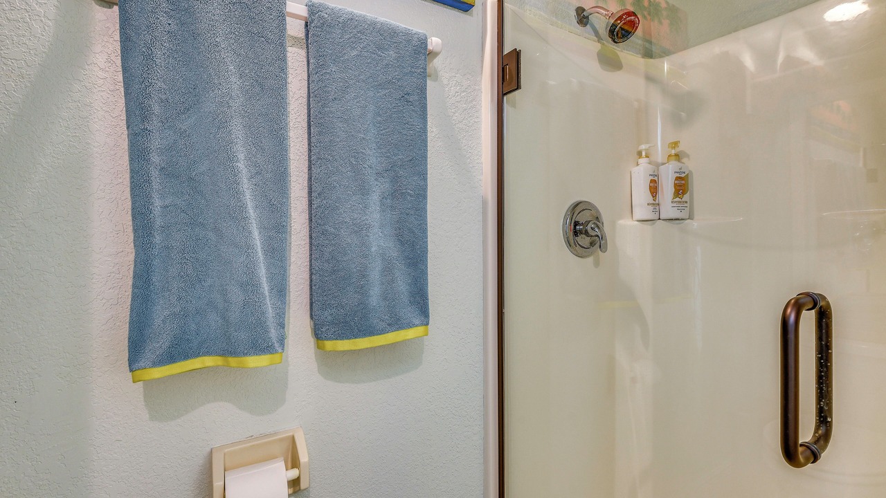 Photo of Bathroom in Bay Colony