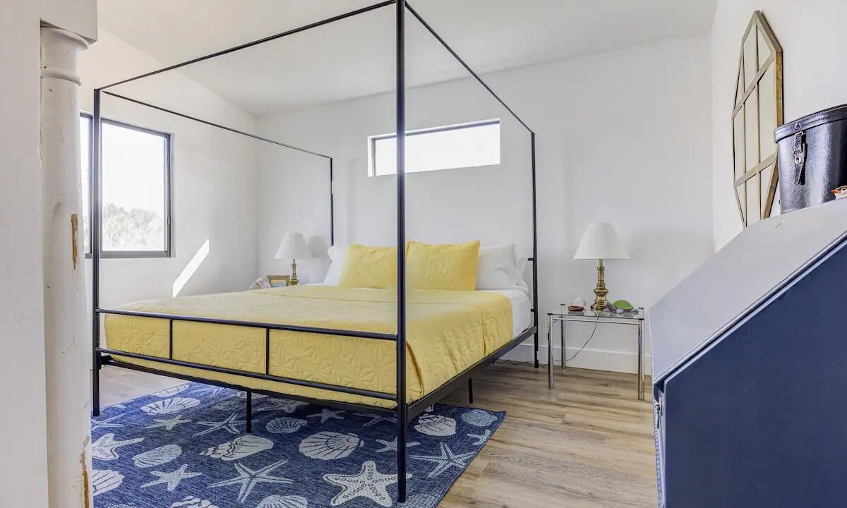 Photo of Bedroom in Crescent Beach