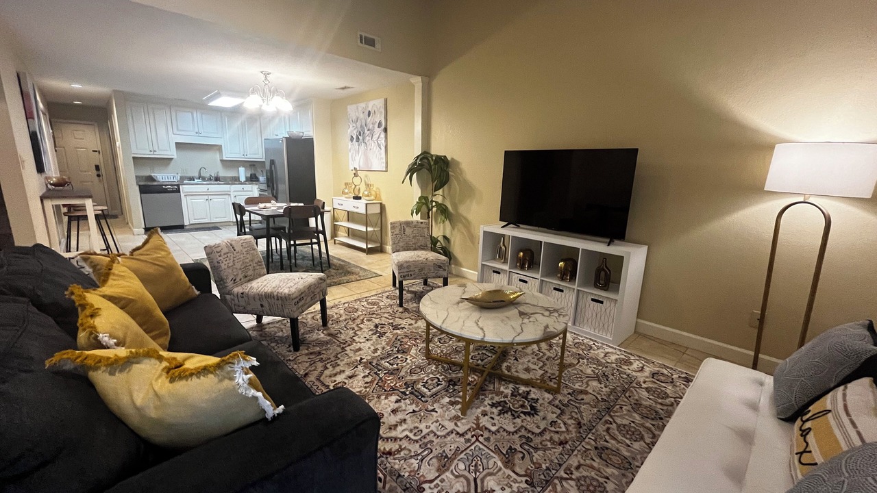 Photo of Livingroom in Valdosta