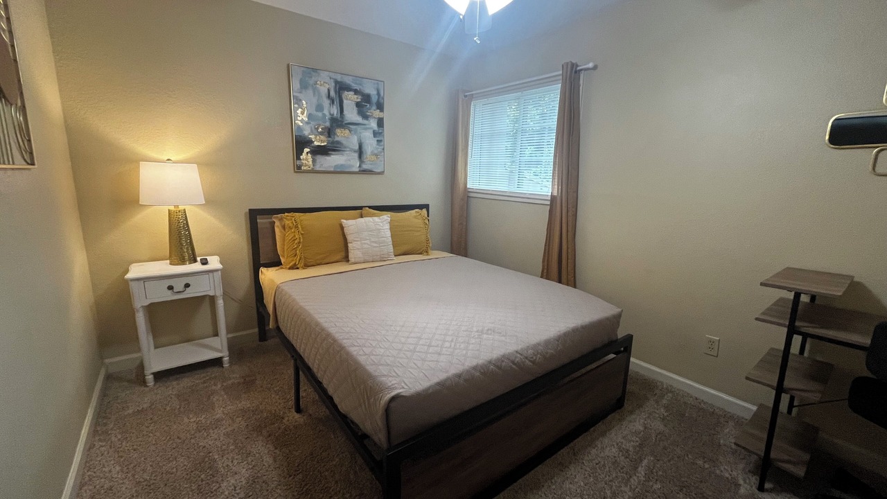 Photo of Bedroom in Valdosta