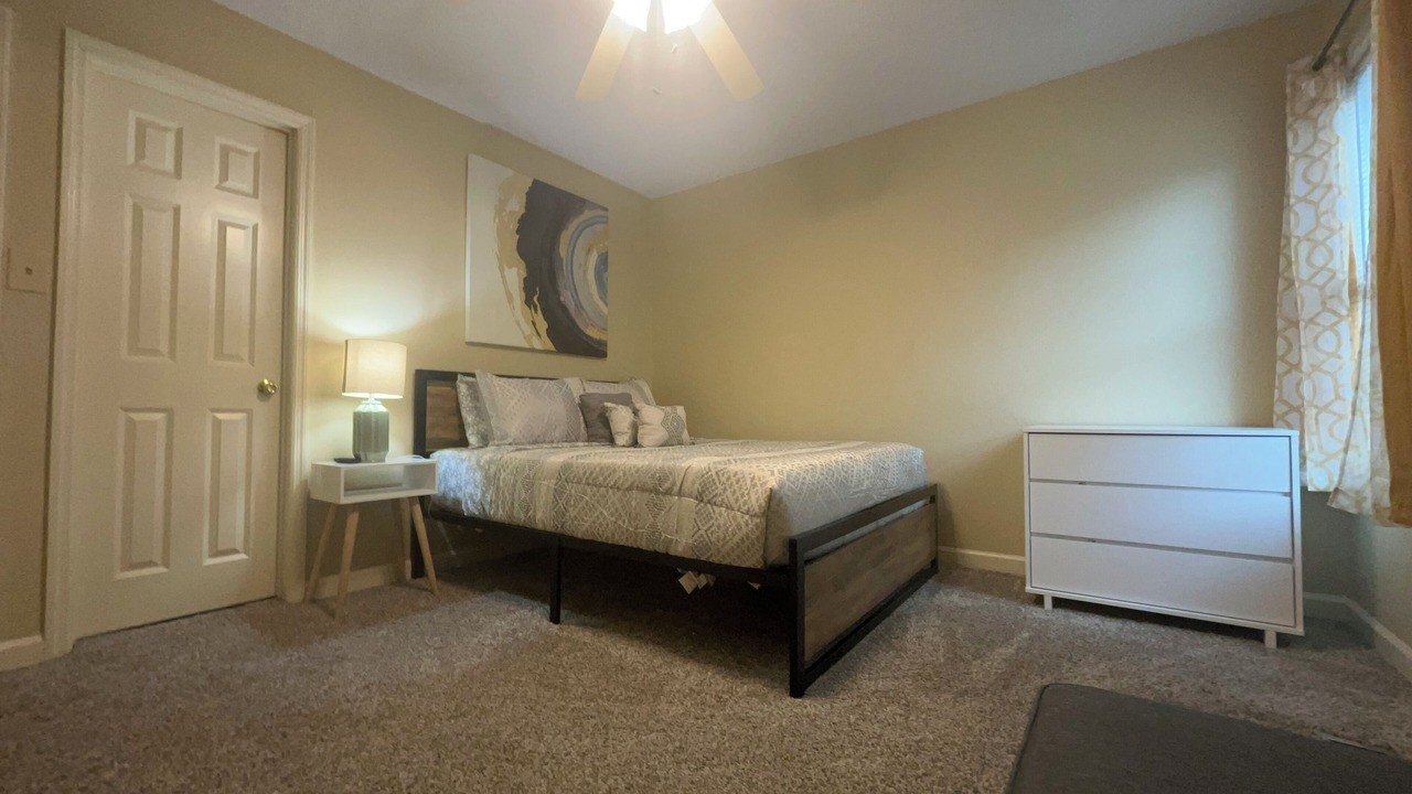 Photo of Bedroom in Valdosta