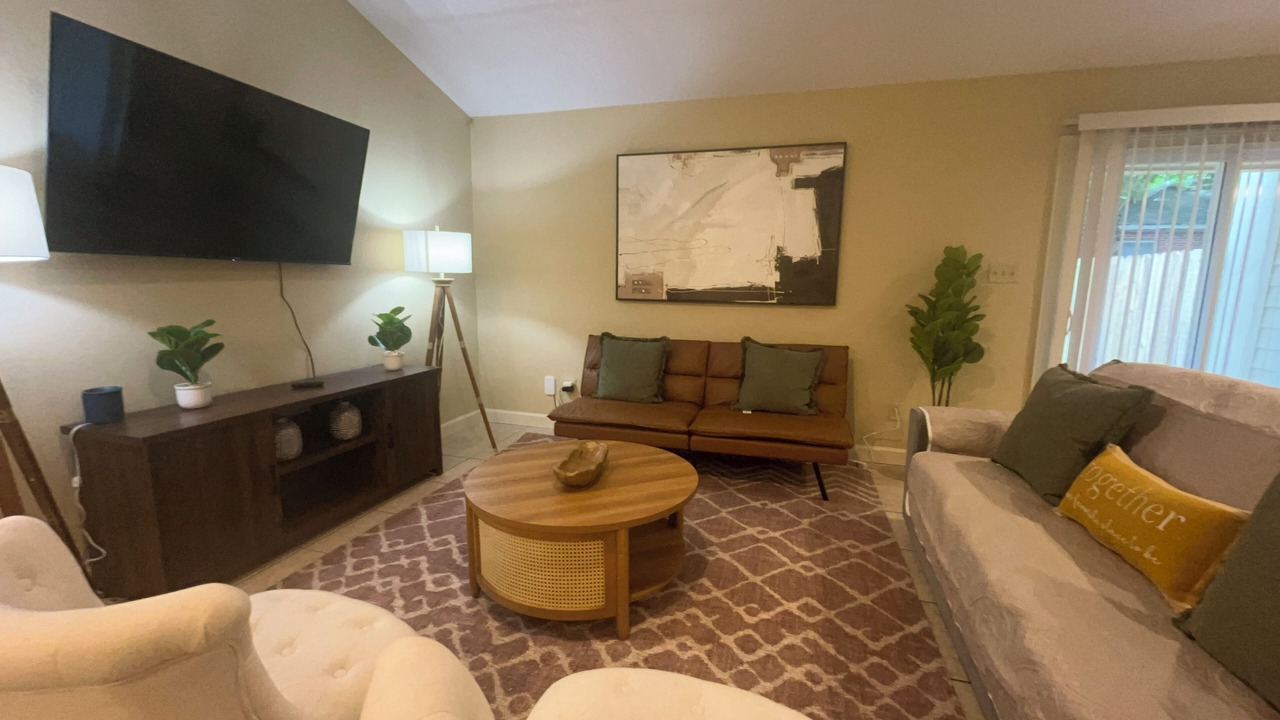 Photo of Livingroom in Valdosta