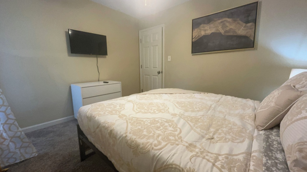 Photo of Bedroom in Valdosta