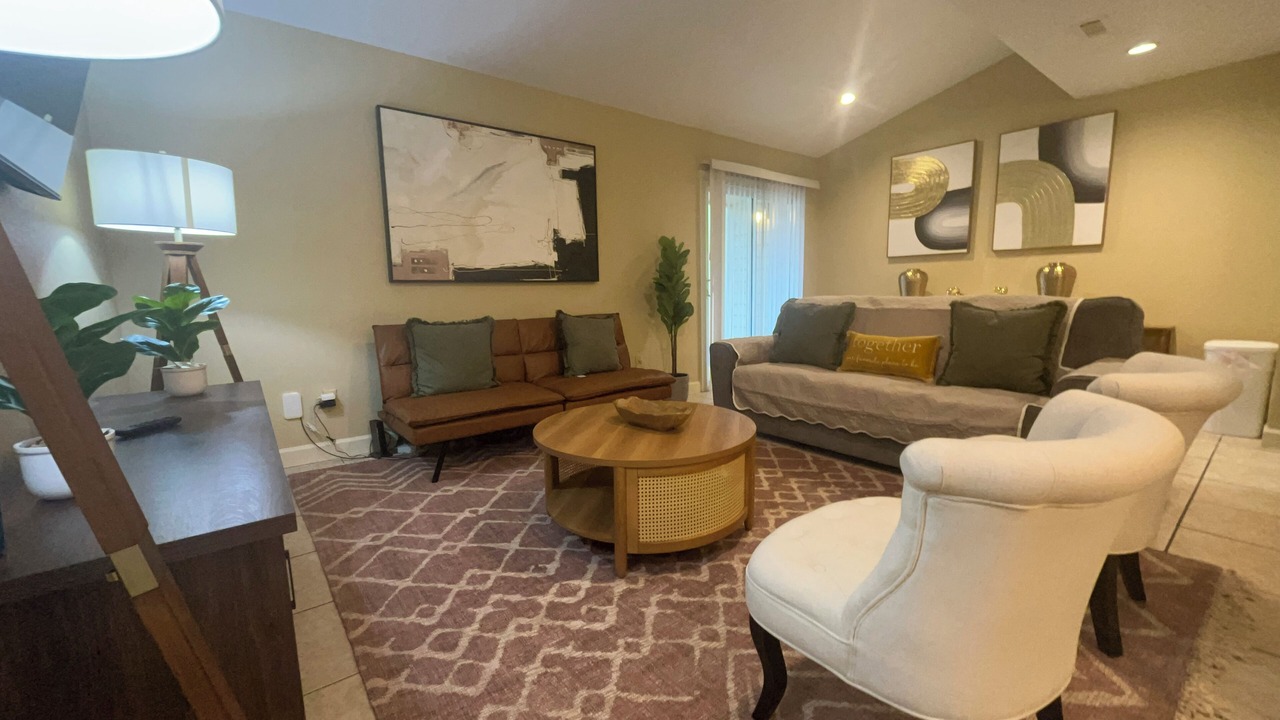 Photo of Livingroom in Valdosta