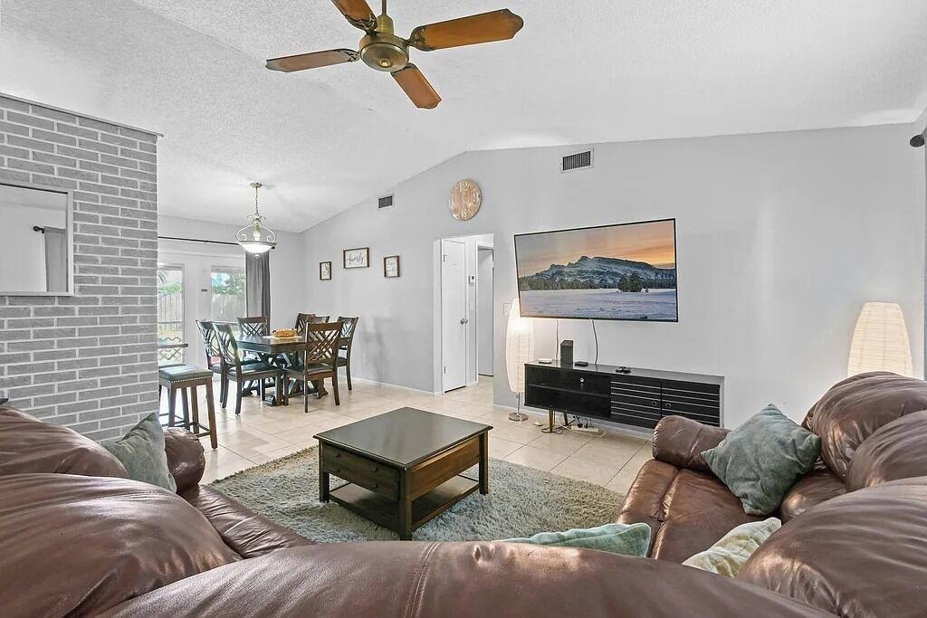 Photo of Livingroom in Port Saint Lucie