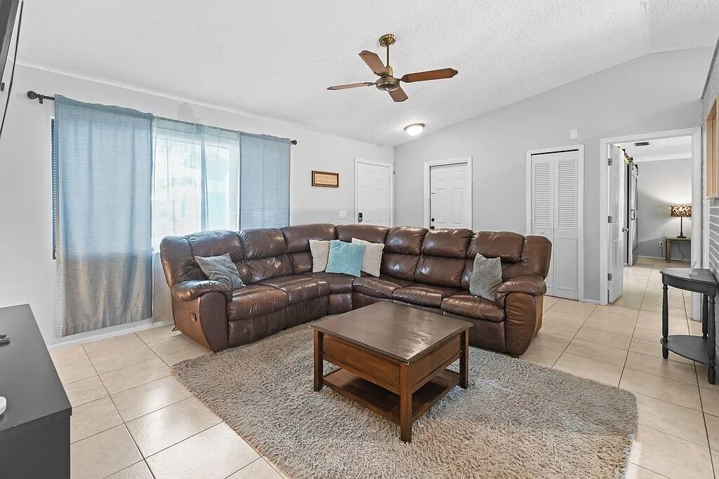 Photo of Livingroom in Port Saint Lucie