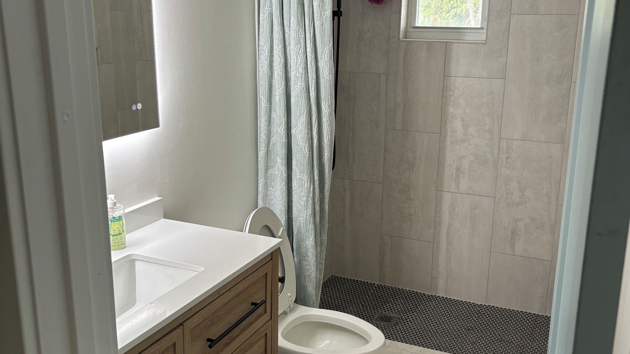 Photo of Bathroom in Sugarloaf Key
