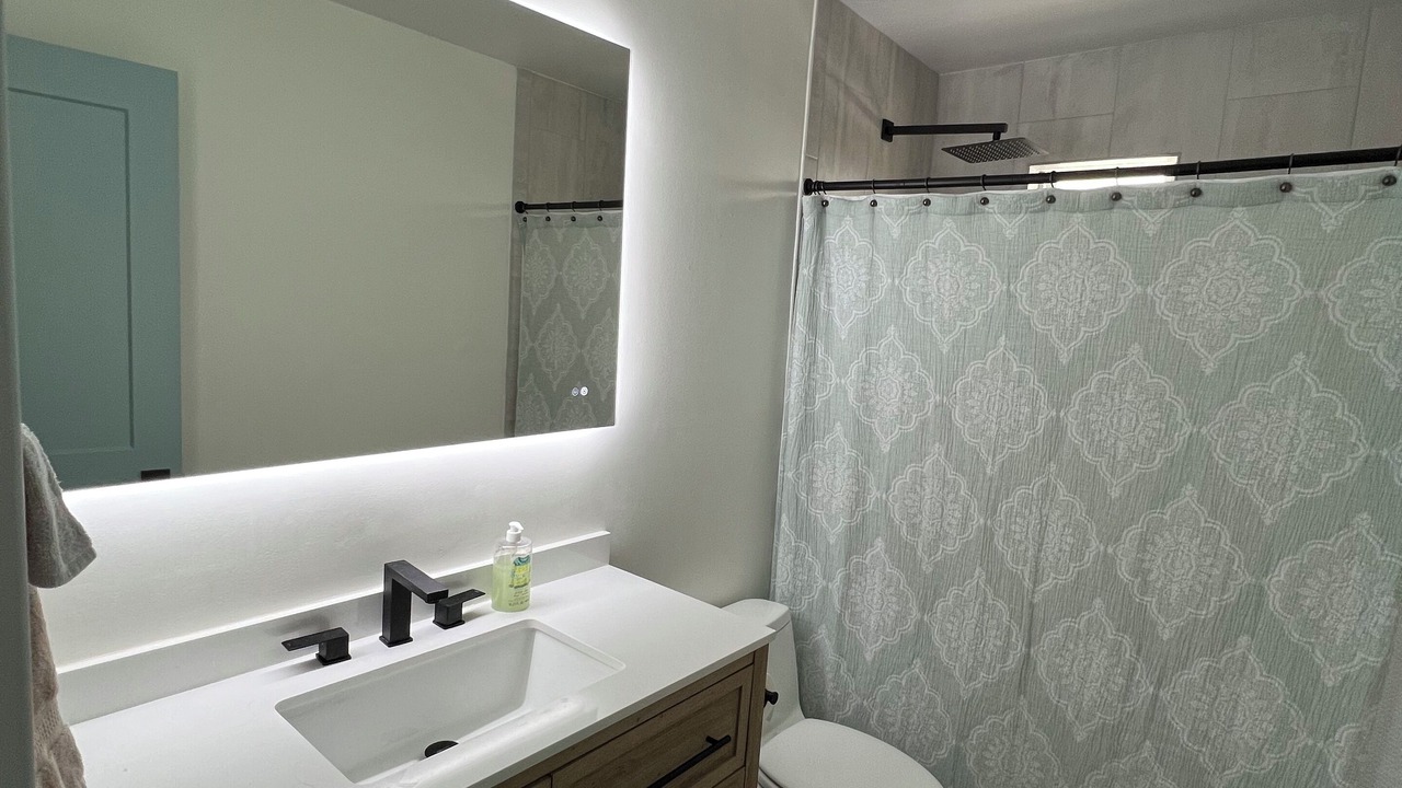 Photo of Bathroom in Sugarloaf Key