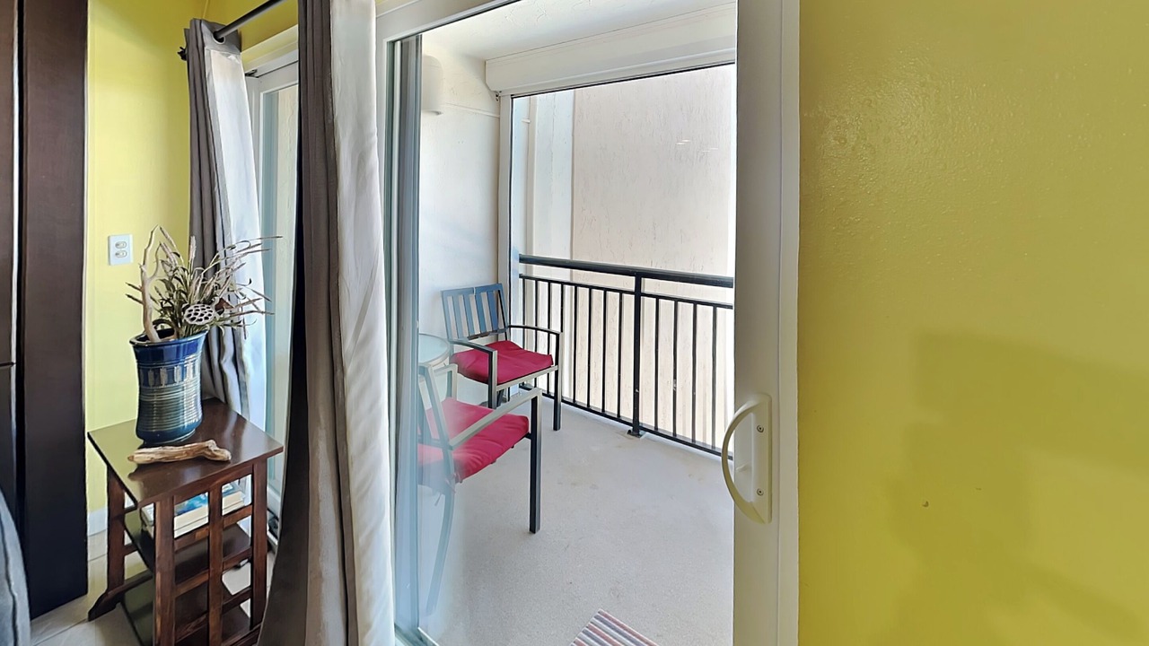 Photo of Patio Balcony in Crescent Beach