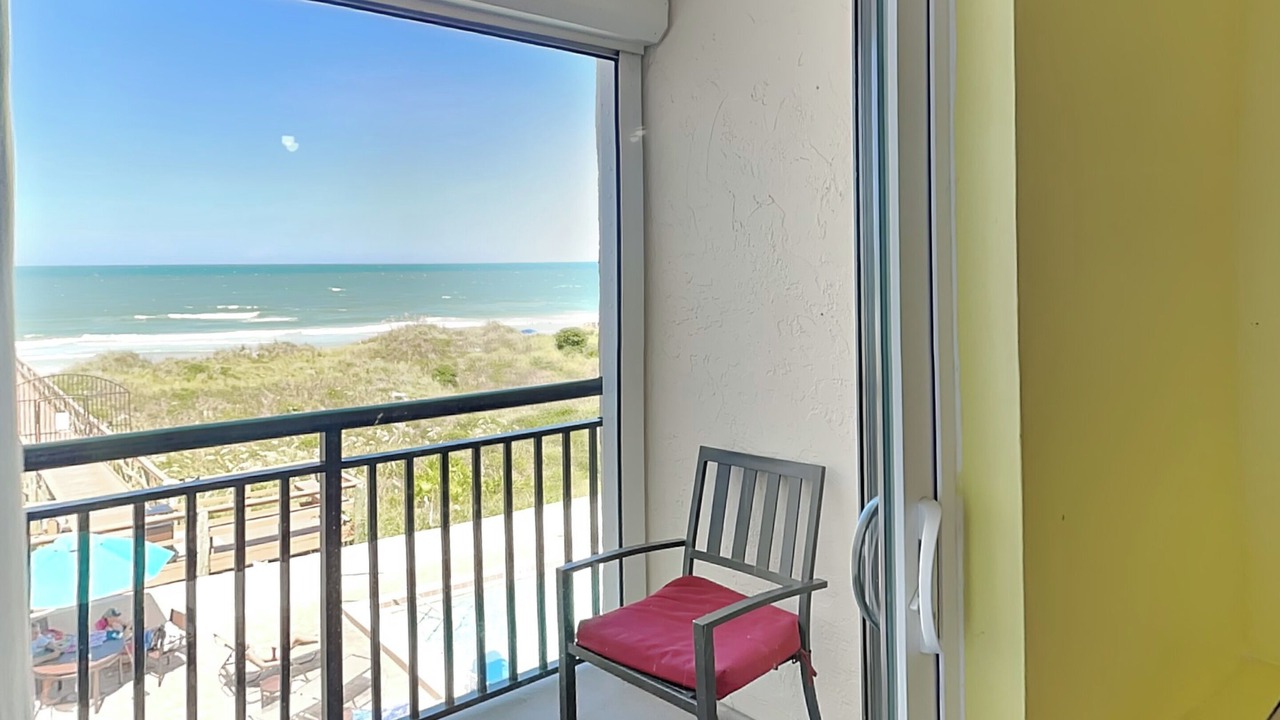 Photo of Patio Balcony in Crescent Beach