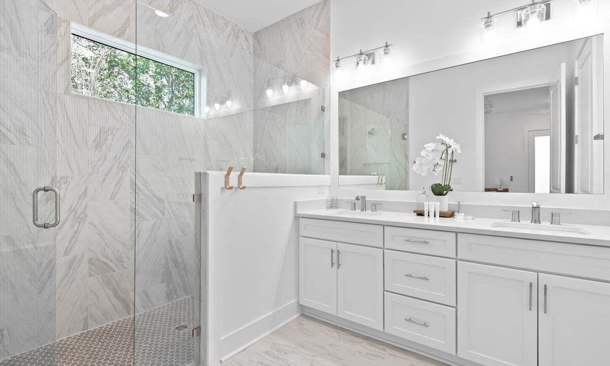 Photo of Bathroom in Gulfview Heights