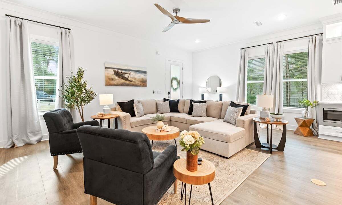 Photo of Livingroom in Gulfview Heights