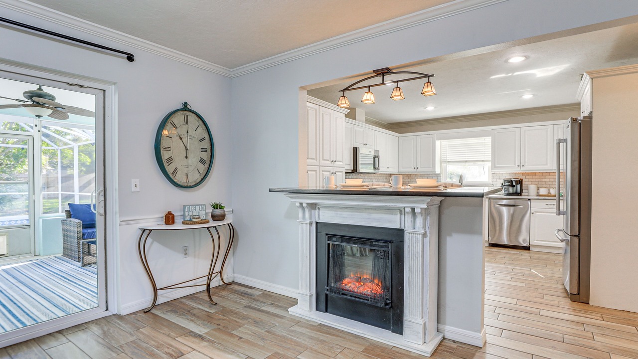 Photo of Livingroom in Shore Acre Heights