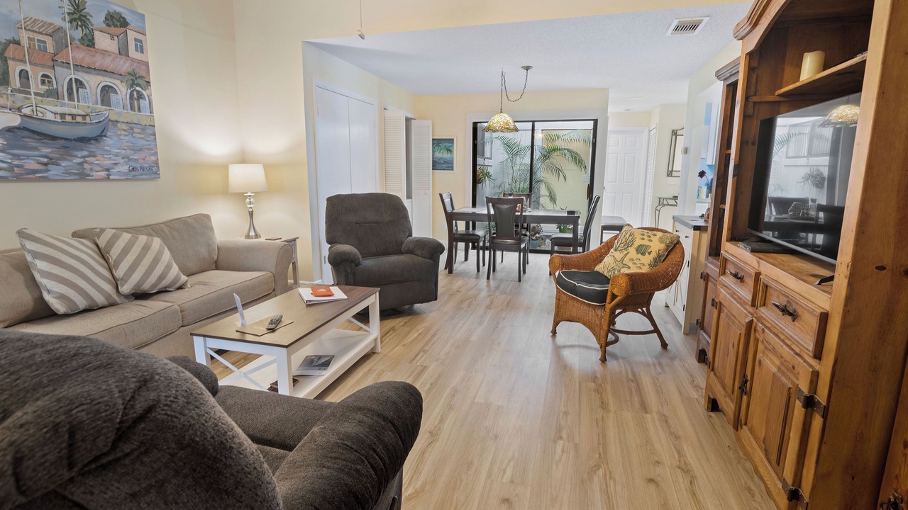 Photo of Livingroom in New Smyrna Beach
