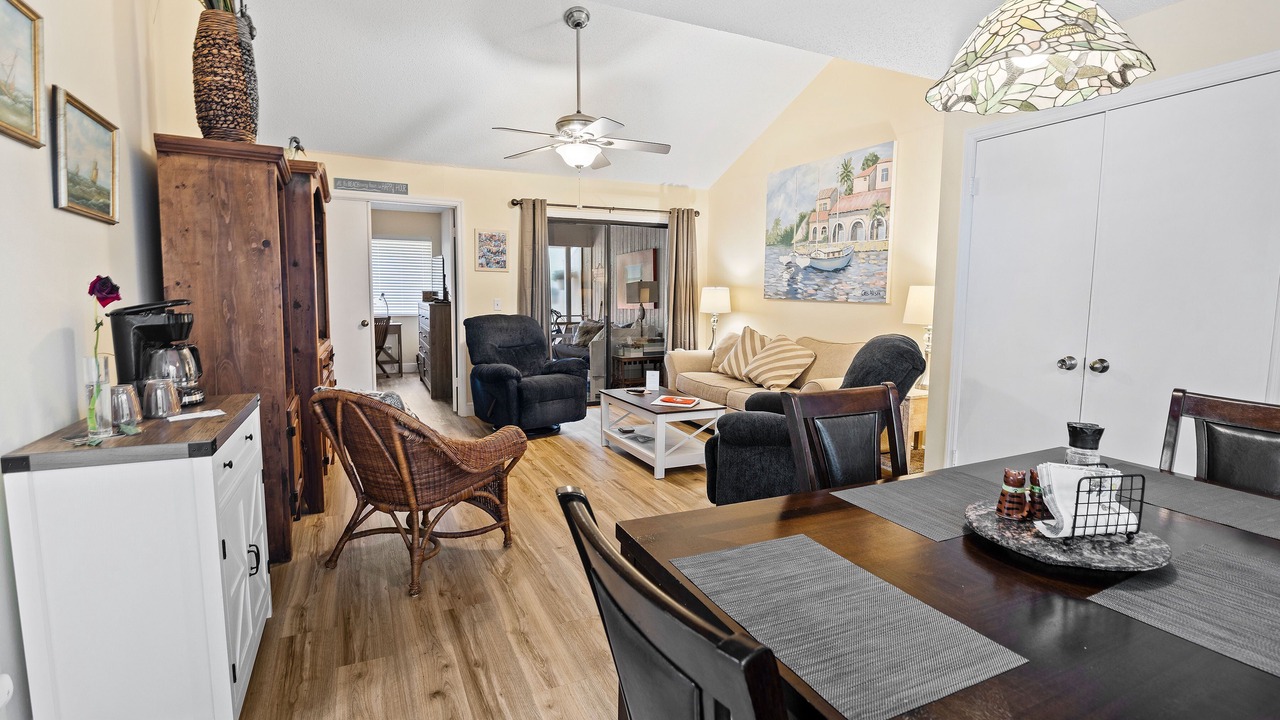 Photo of Livingroom in New Smyrna Beach