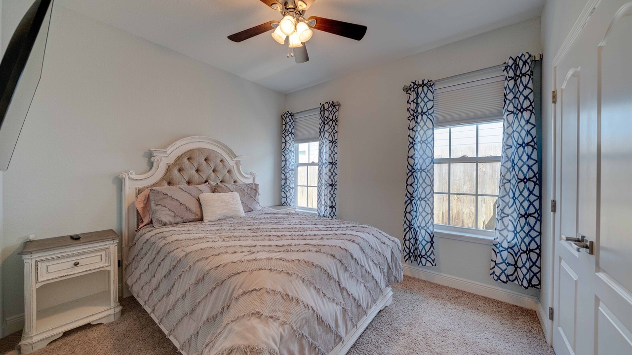 Photo of Bedroom in Bahama Beach