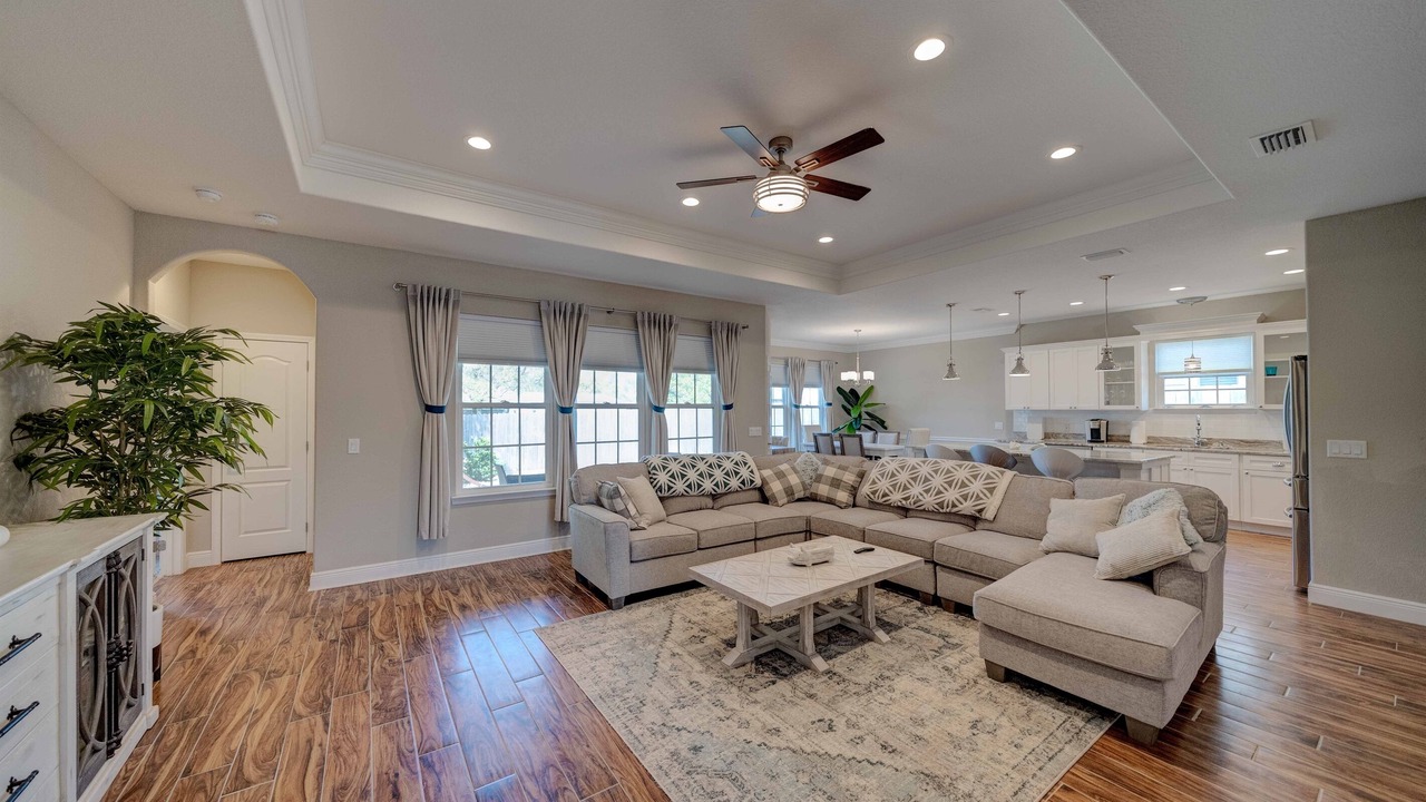 Photo of Livingroom in Bahama Beach