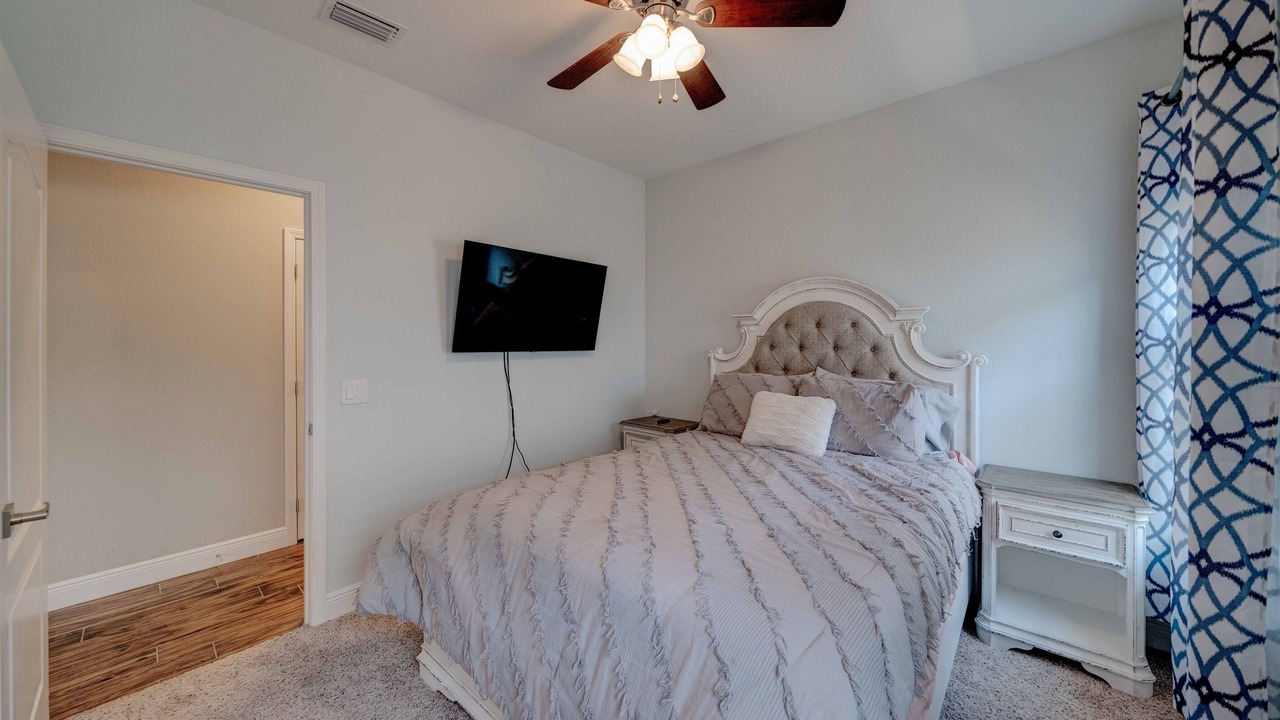 Photo of Bedroom in Bahama Beach