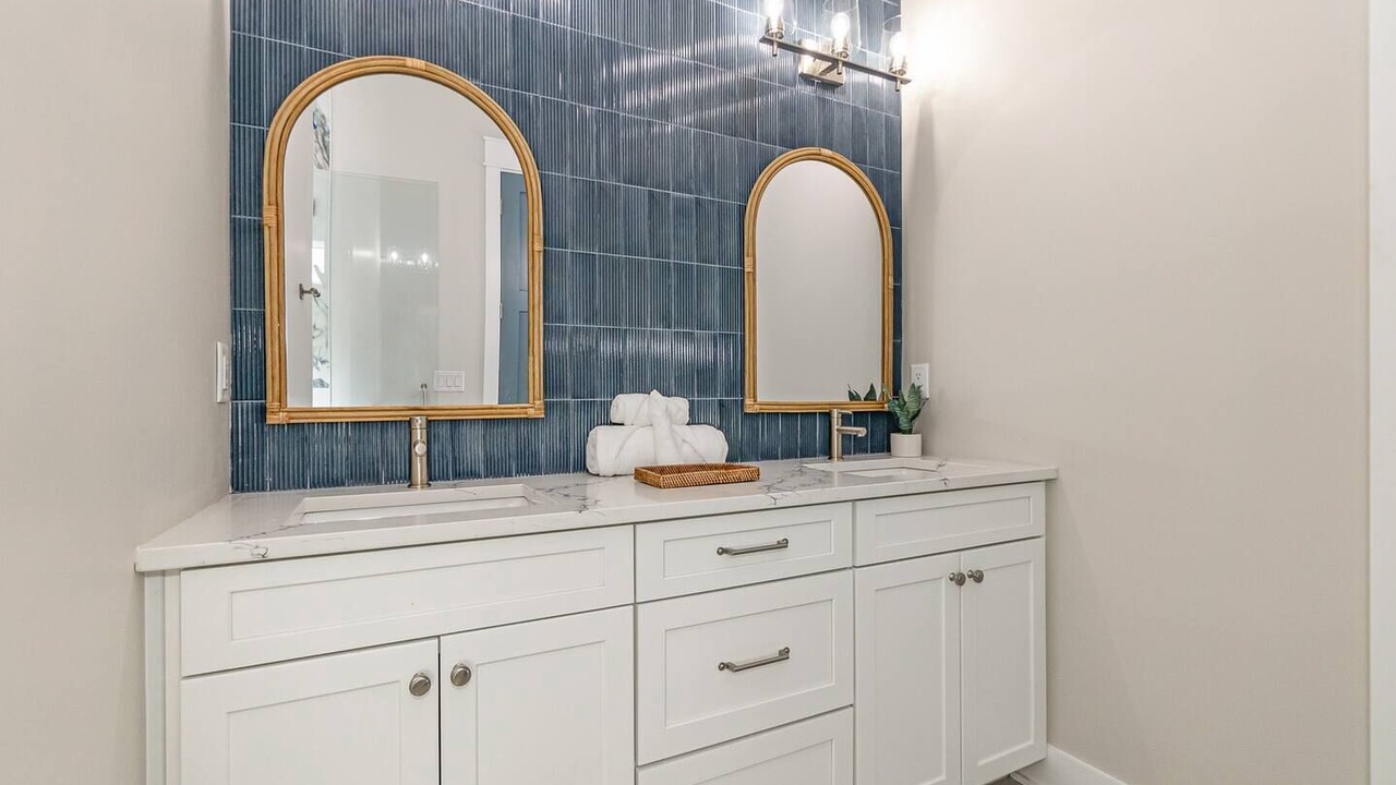 Photo of Bathroom in Cocoa Isles