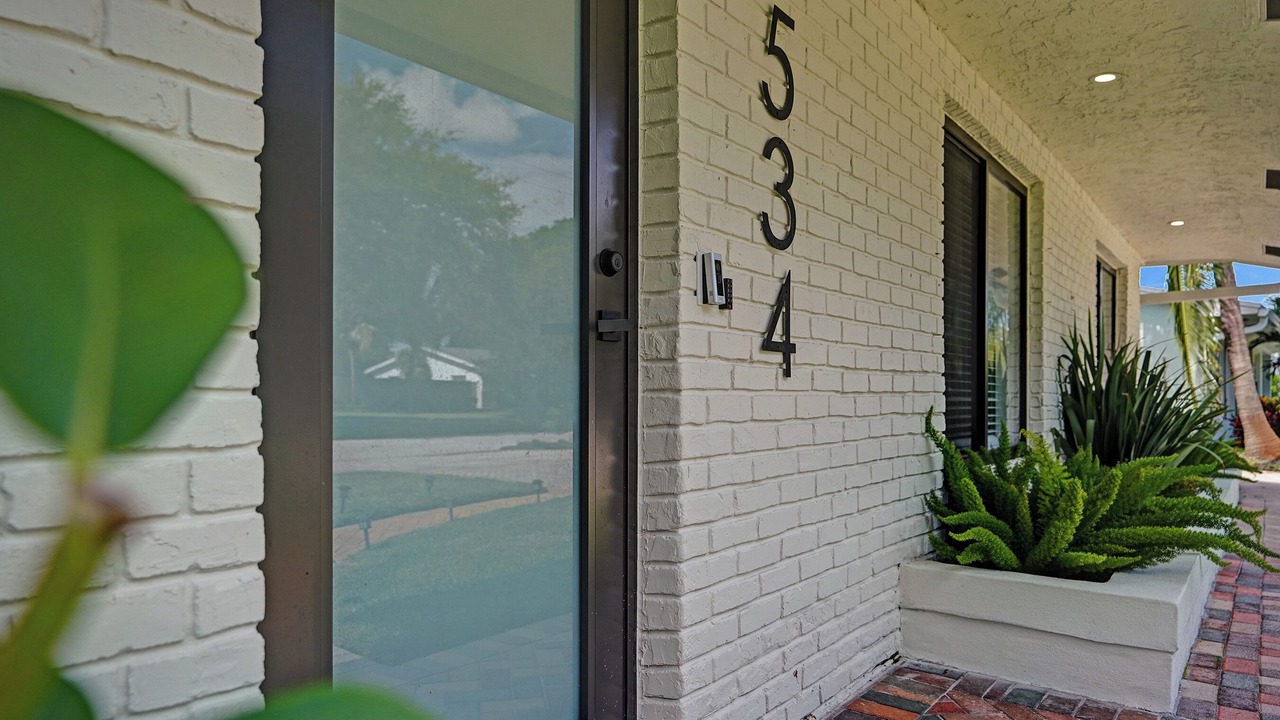 Photo of Outdoor in Tropic Palms