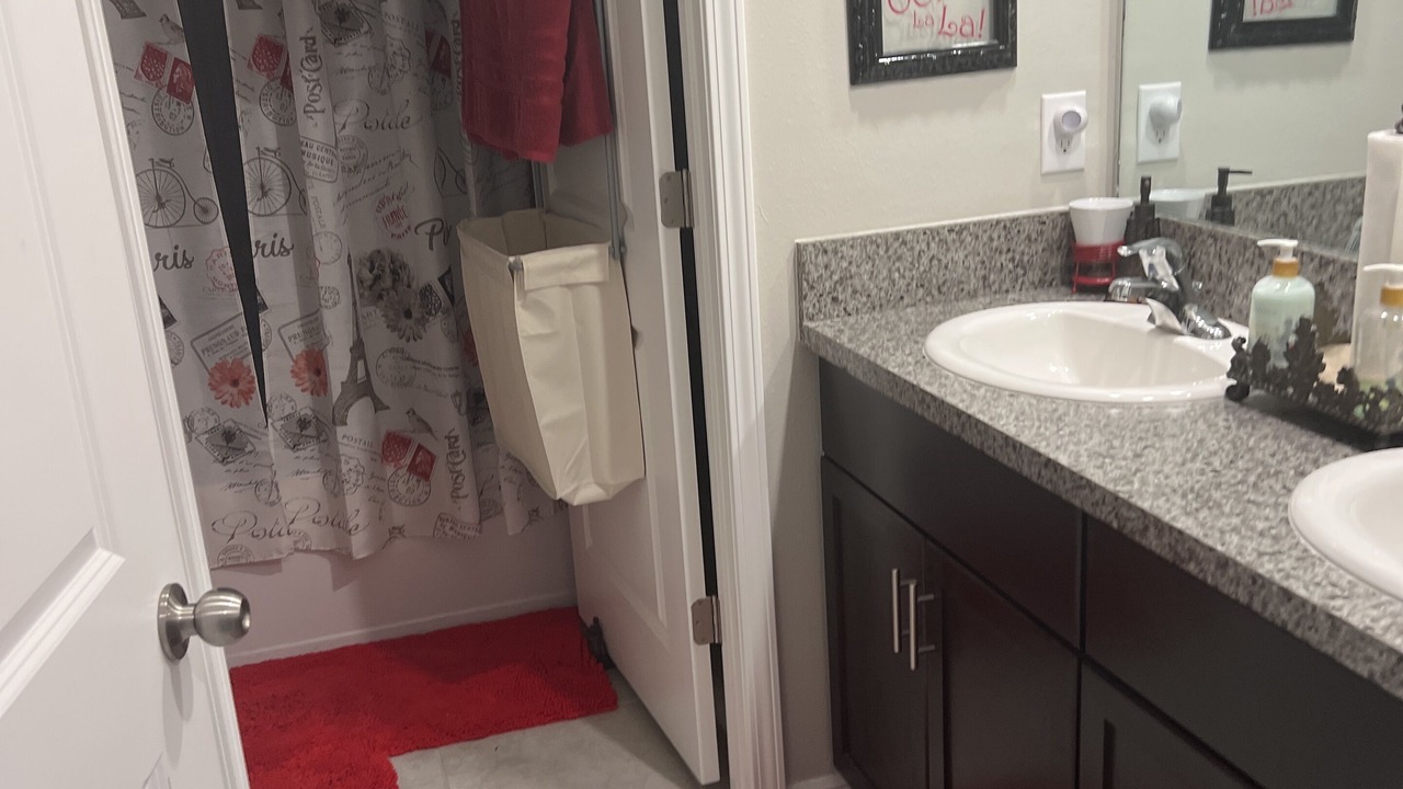 Photo of Bathroom in Wimauma