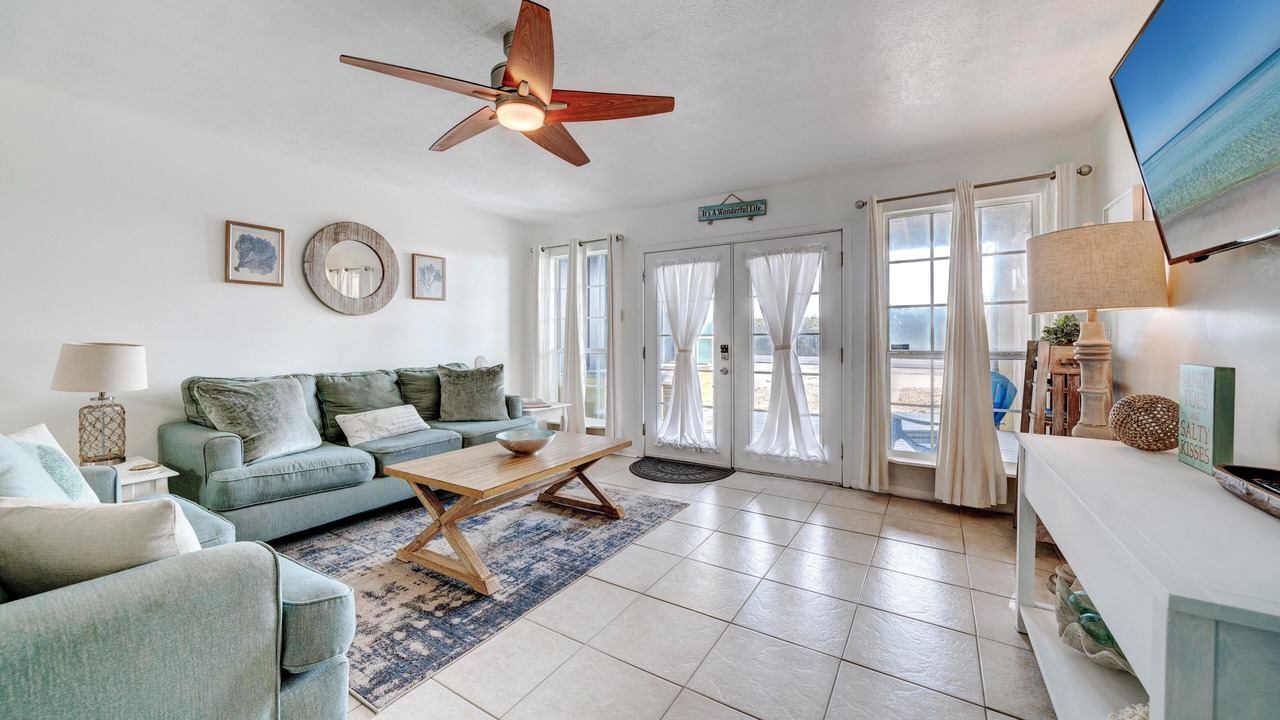 Photo of Livingroom in Fort Bay