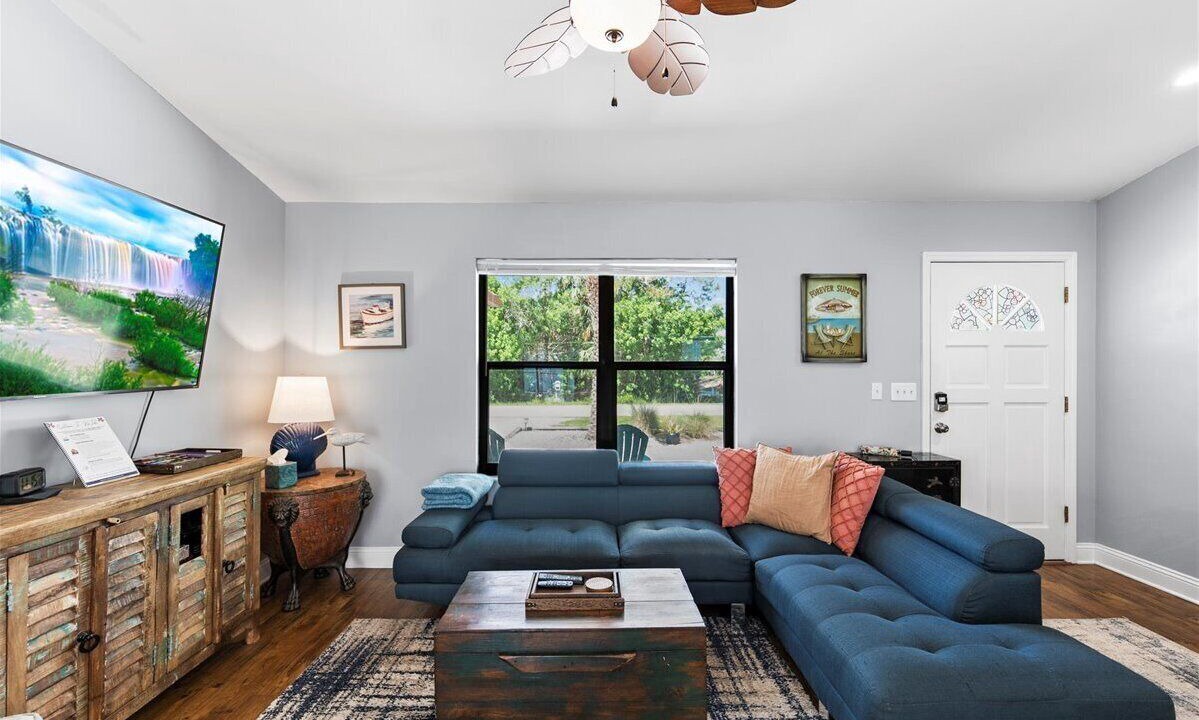 Photo of Livingroom in Butler Beach