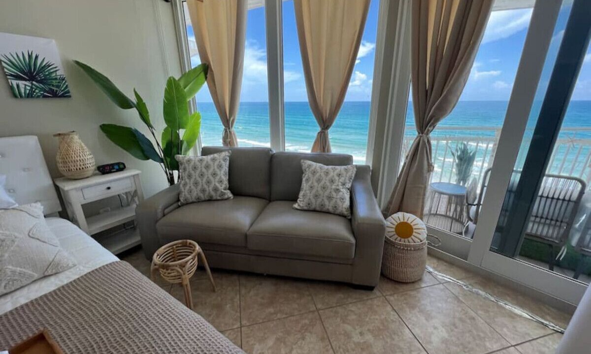 Photo of Livingroom in Daytona Beach Shores