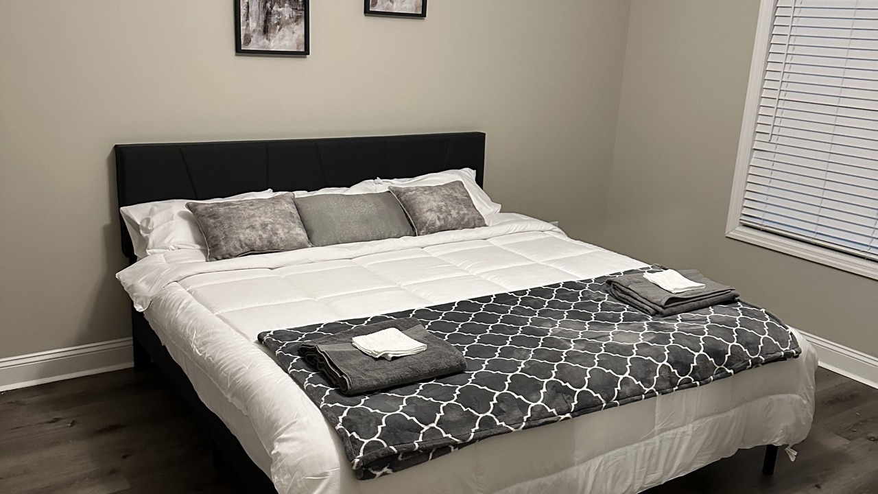 Photo of Bedroom in Adel