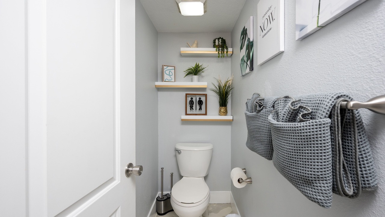 Photo of Bathroom in Egypt Lake-Leto