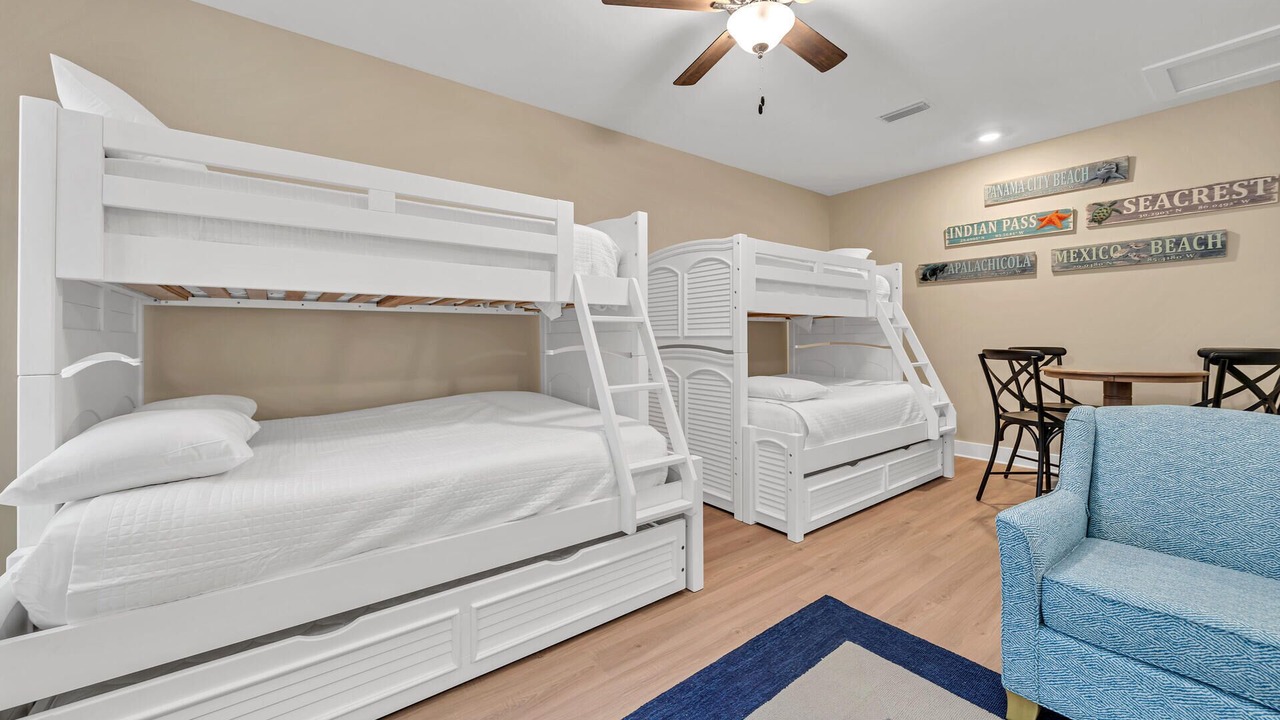 Photo of Bedroom in Laguna Beach Estates