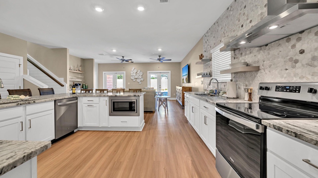 Photo of Kitchen in Laguna Beach Estates