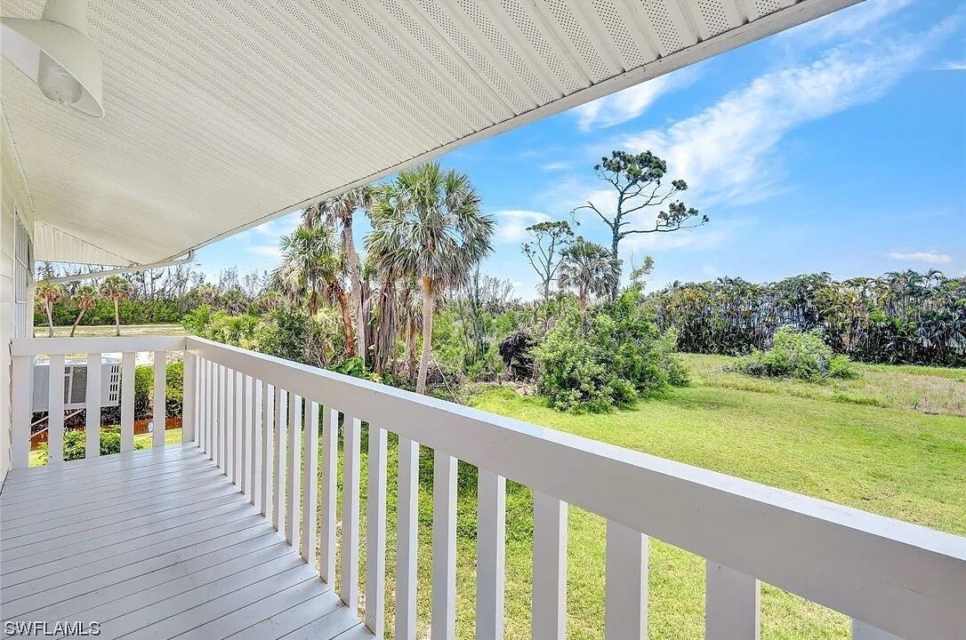 Photo of Patio Balcony in Alden Pines