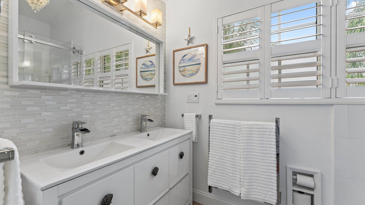 Photo of Bathroom in Juno Beach