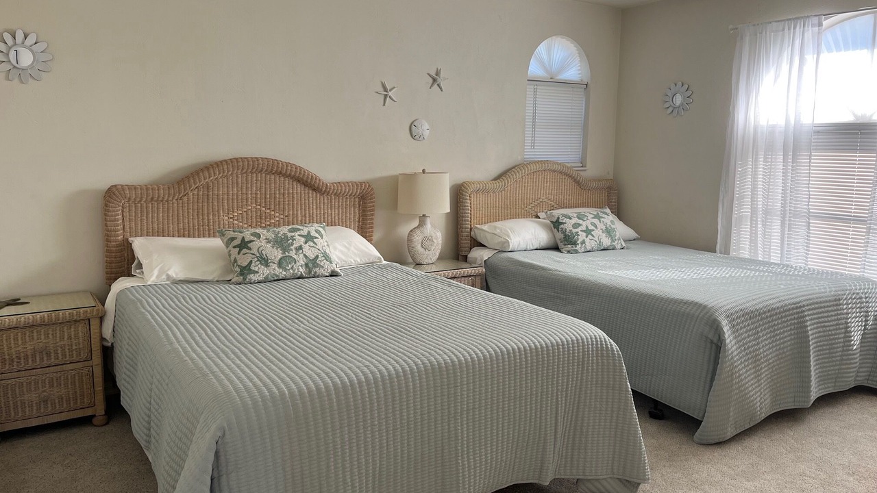 Photo of Bedroom in Mid Island