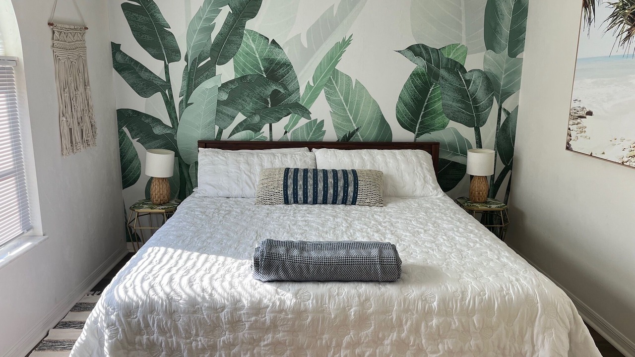 Photo of Bedroom in Mid Island