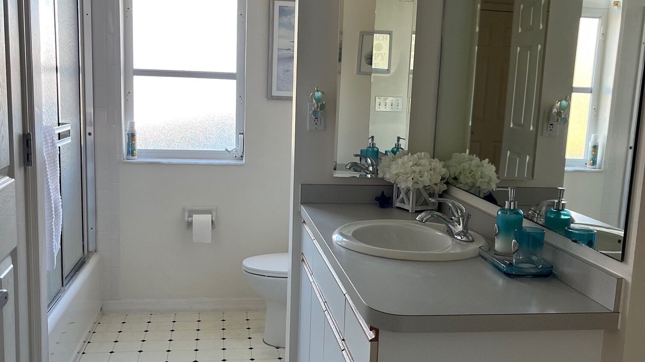 Photo of Bathroom in Mid Island