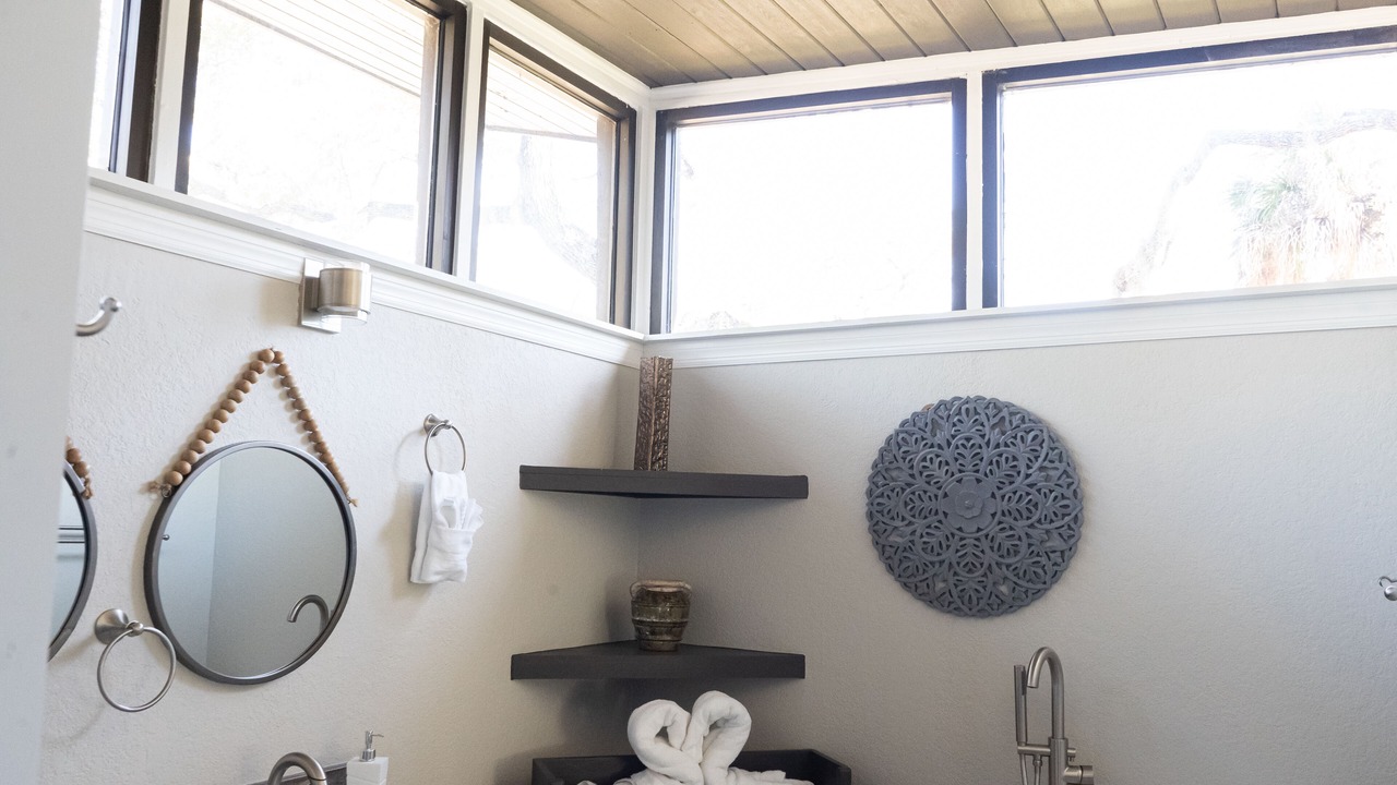 Photo of Bathroom in Beach Park