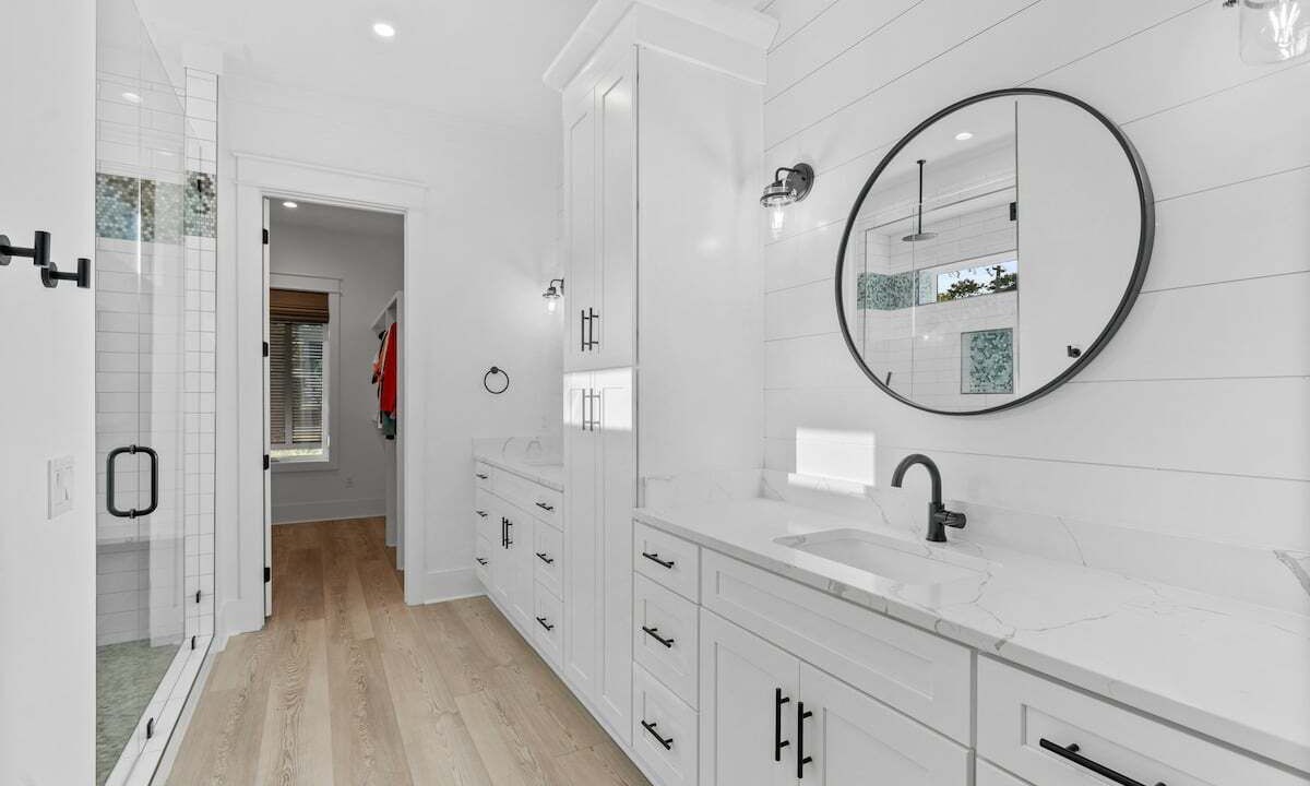 Photo of Bathroom in Gulfview Heights