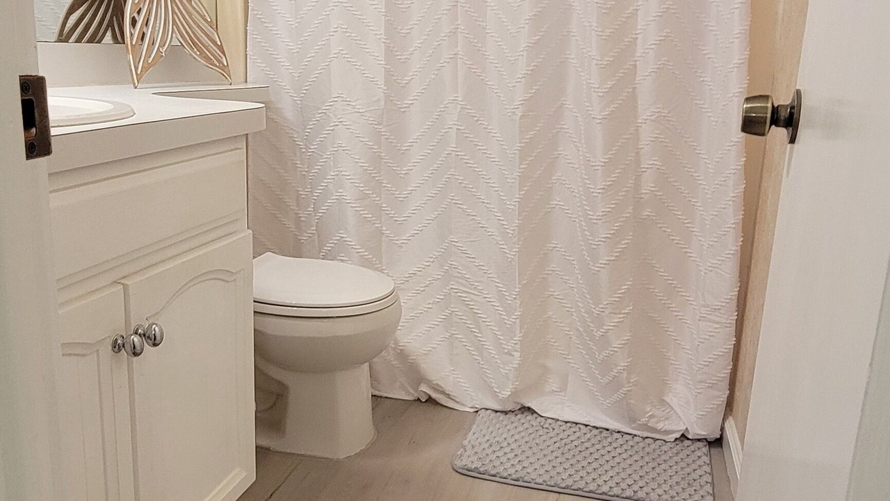 Photo of Bathroom in Thomas Drive