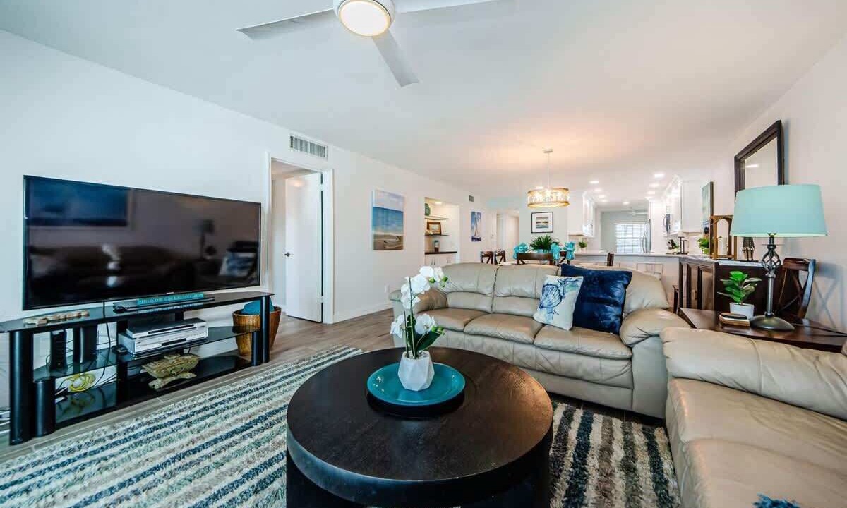 Photo of Livingroom in Belleair Beach