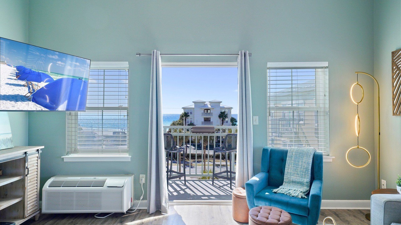Photo of Livingroom in Gulf Place