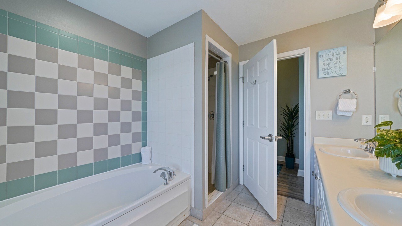 Photo of Bathroom in Gulf Place