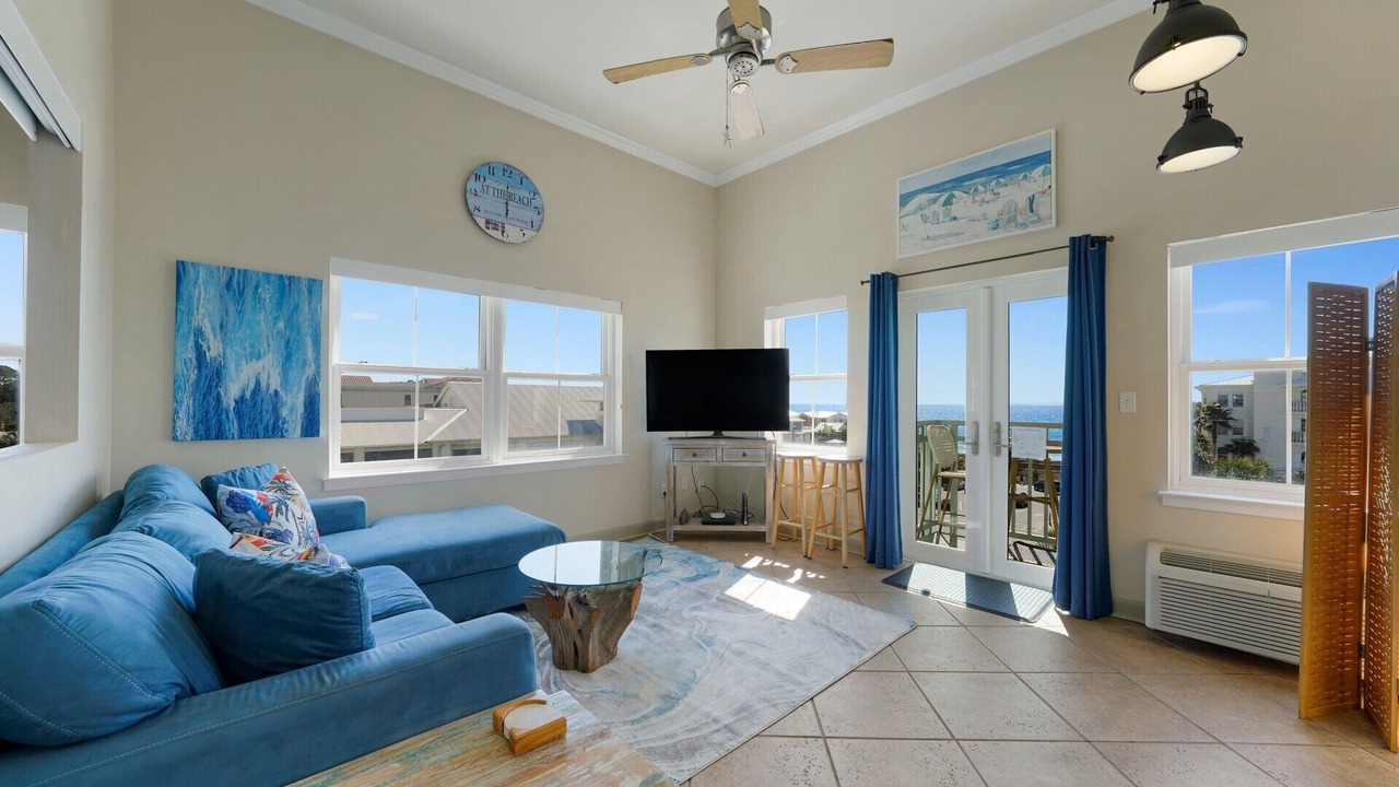 Photo of Livingroom in Gulf Place