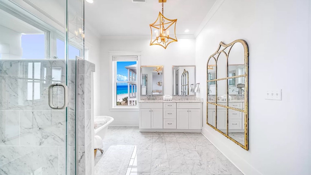 Photo of Bathroom in Laguna Beach Estates